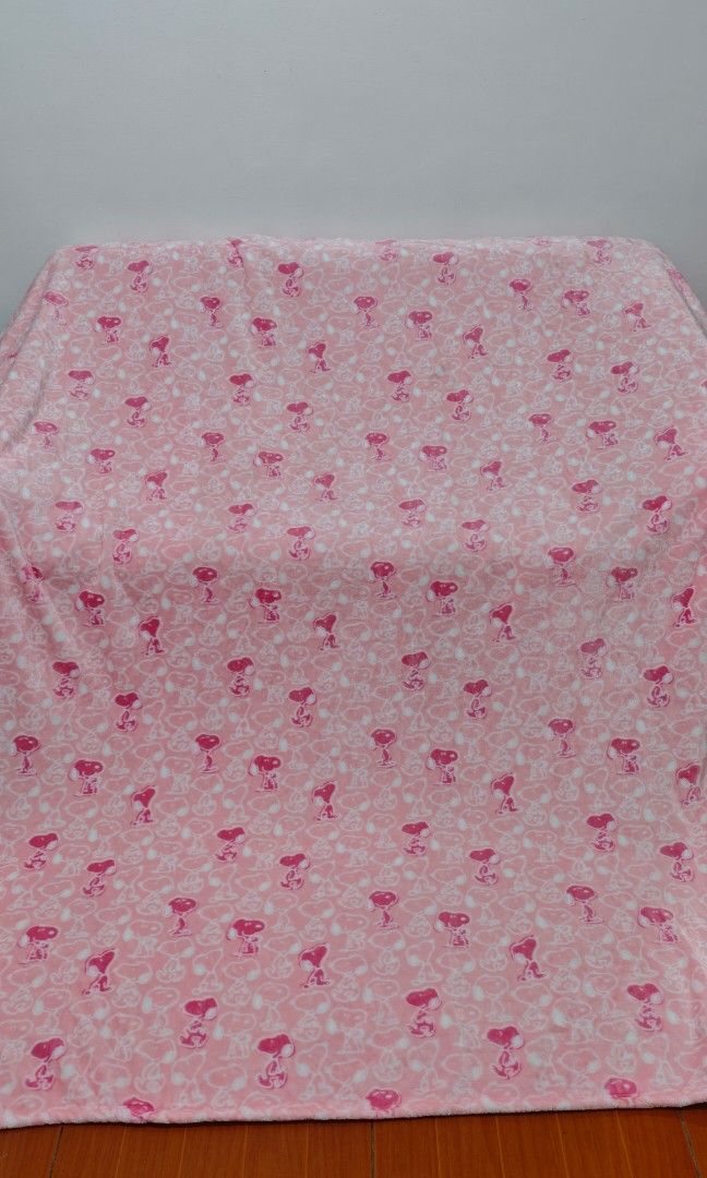 Snoopy Fur Fleece Blanket - Queen (Category: Bedding & Towels) located in Mariveles. Submitted by hl.reyrfinds (Listing ID 1469699641, Image 1). Description: 🍀☘️🍀☘️🍀 Fur Fleece Blanket Soft, Heavy Glossy Pay First. MOD: JnT.