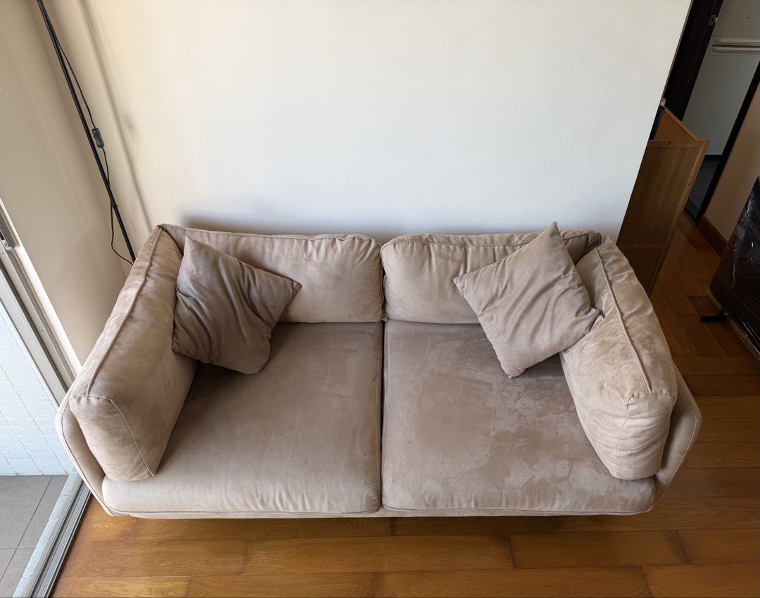 Sofa （分類：梳化）位於 Hong Kong。 由 jacobuuuu 提交（商品編號 1469596463，圖片 3）。簡介： 買家自行安排運輸 尺寸： 闊：178cm 深：88cm 高：68cm Buyer to arrange own delivery Dimensions: Width: 178cm Depth: 88cm Height: 68cm。