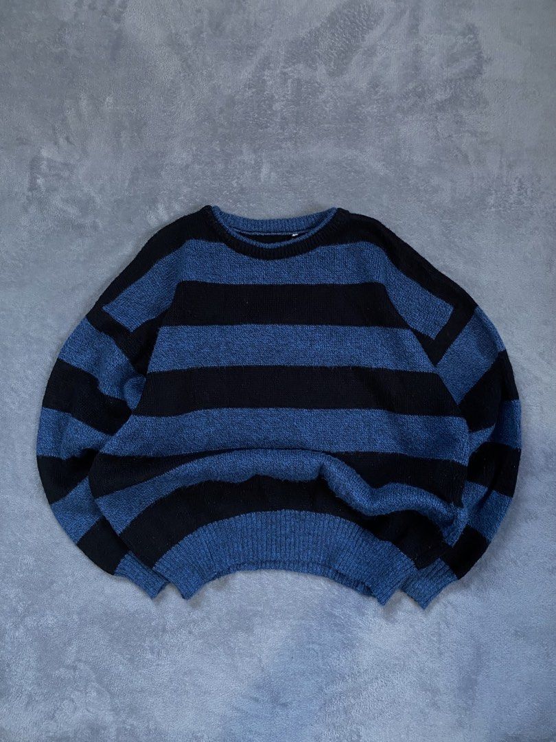 Soft Knitted Sweater Blue Black Outline Jacket (Category: Coats, Jackets and Outerwear) located in Manila. Submitted by fitmitless.fl (Listing ID 1469724232, Image 1). Description: width: 24 length: 25 color rate:10/10 condition:10/10 Issue: n/a.