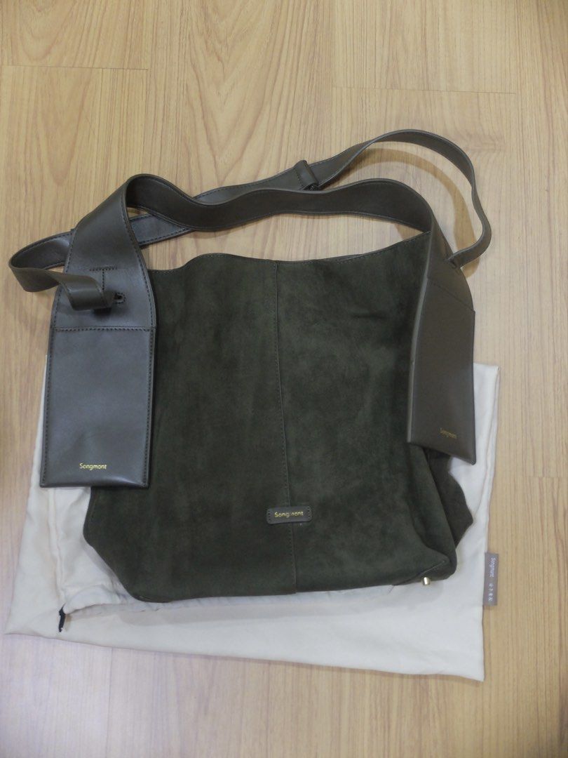 Songmont Drippy Tote (Category: Shoulder Bags) located in Capas. Submitted by wabisuns (Listing ID 1469685533, Image 3). Description: • Olive colorway •Clean, overall lightly used. • Includes original dust bag and tags attached I bought this in mint condition from Japan Mercari for ¥24000. PM me for more pics .