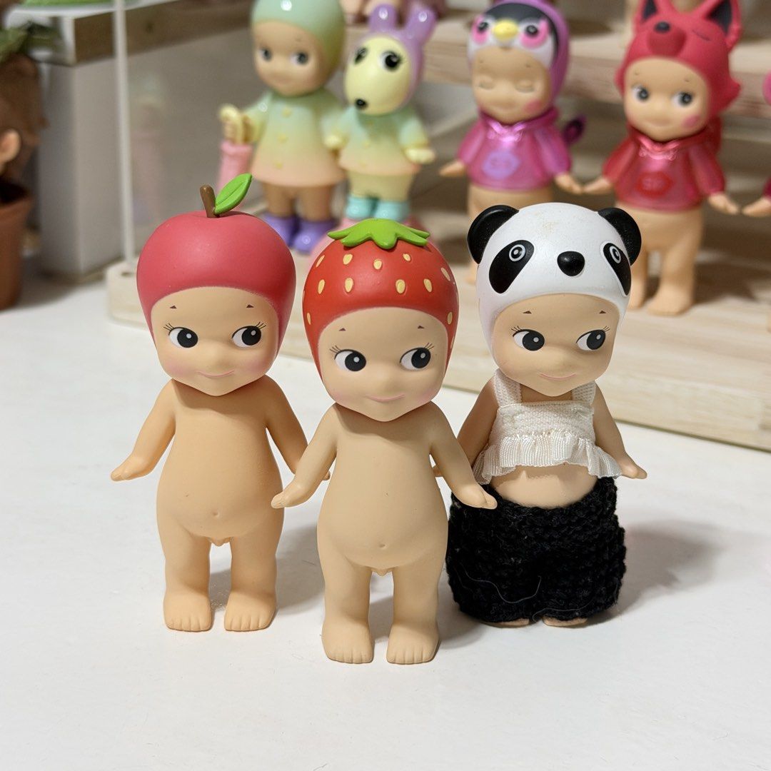 Sonny Angel Reg Strawberry Set (Category: Designer & Blind Box Toys) located in Quezon City. Submitted by sonniesss (Listing ID 1469752084, Image 1). Description: WTS LFB Strawberry Reg Set - 1500 (500 each) - Good condi, x sensi for panda - w/ bnf J&T, Lalamove, Grab .