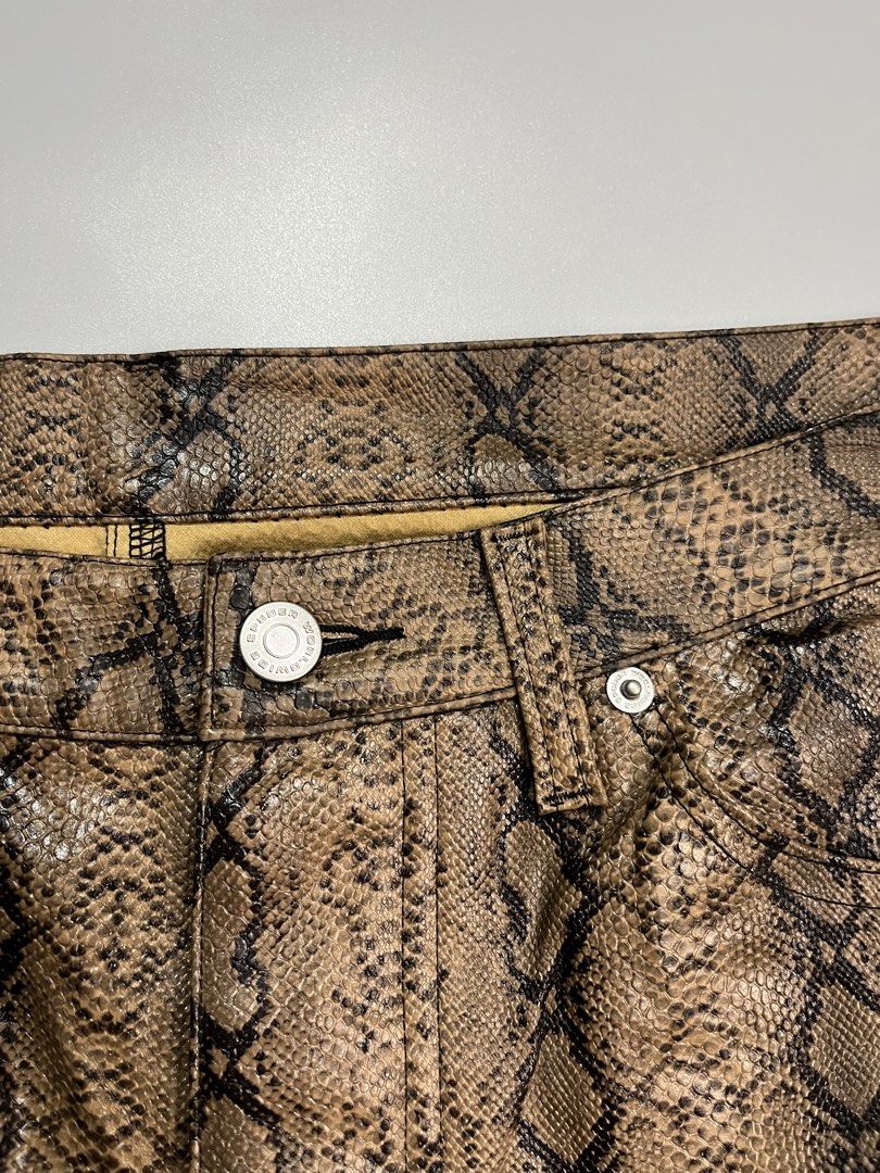 Sp5der Snake Skin Pants (Category: Jeans) located in Iloilo. Submitted by kahit.ano.na.lang (Listing ID 1469735826, Image 3). Description: Waistline: 32 Length: 40 .