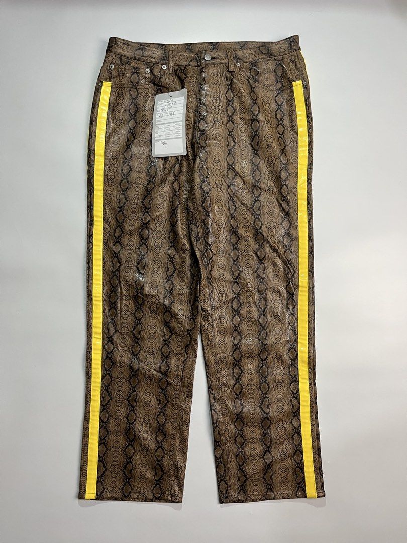 Sp5der Snake Skin Pants (Category: Jeans) located in Iloilo. Submitted by kahit.ano.na.lang (Listing ID 1469735826, Image 1). Description: Waistline: 32 Length: 40 .