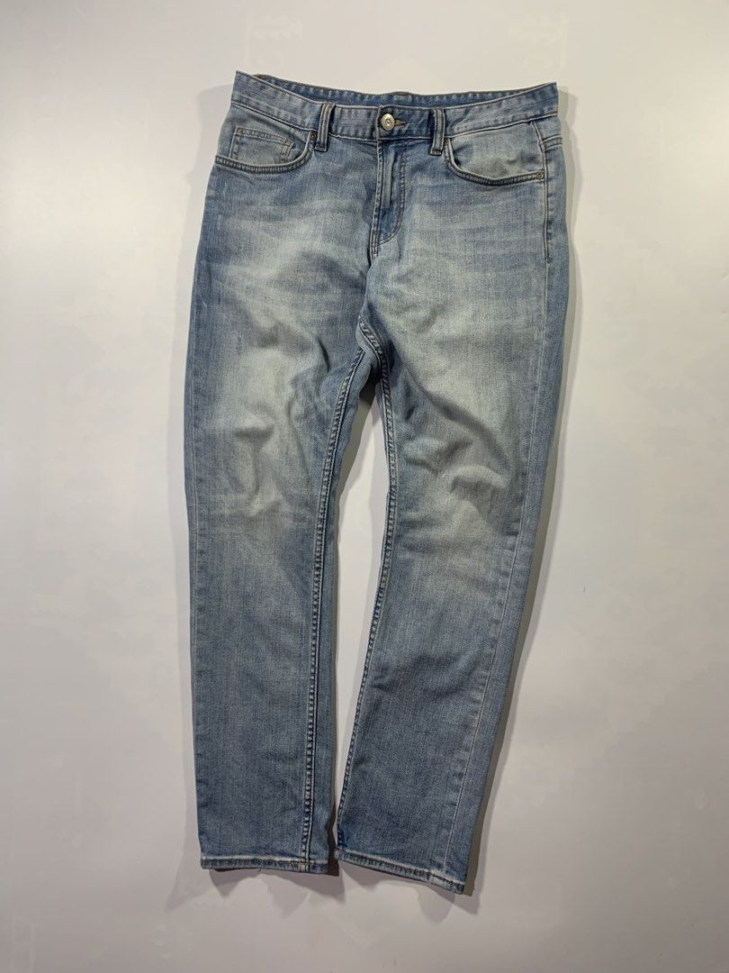 Spao Slim Fit Pants (Category: Jeans) located in Aurora. Submitted by cpr_garments13 (Listing ID 1469680837, Image 3). Description: Models height 5’6 •Waist:34 •Thigh:12 •Length:38.5 •Leg opening:7 Good Condition -Minor Stain .
