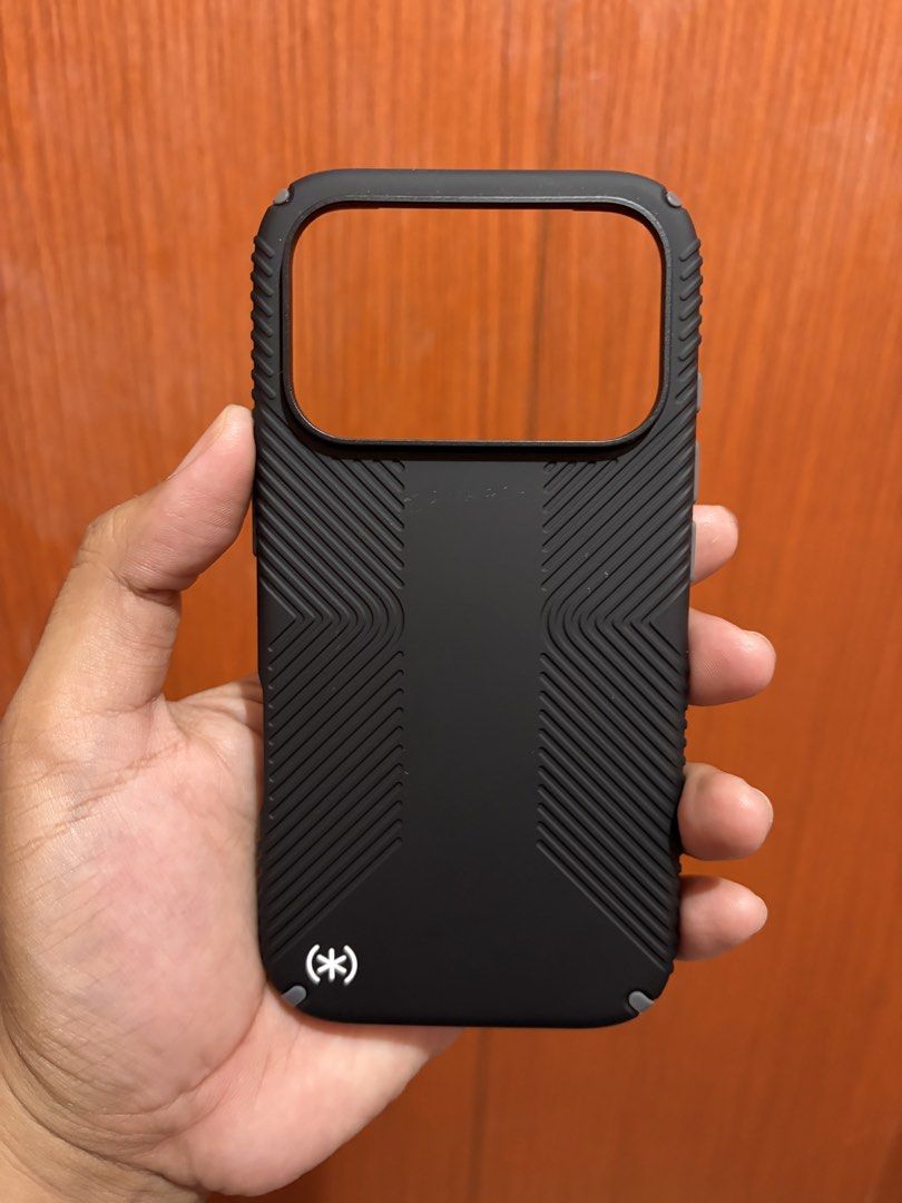 Speck Presidio Grip 2 case for iPhone 17 Pro (Category: Cases & Sleeves) located in Dasmarinas. Submitted by markusi22 (Listing ID 1469628539, Image 3). Description: for sale only price : 1.2k(slightly negotiable) srp : 1990 📲Speck Presidio Grip 2 case for iPhone 17 Pro w box good as new 💯 authentic shipping only via Lalamove or LBC please respect my post thanks.
