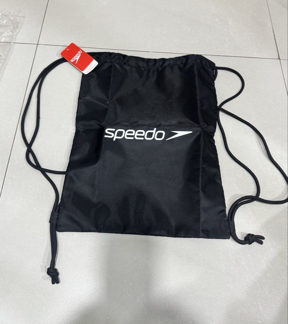 Speedo black drawstrings (Category: Backpacks) located in Manila. Submitted by chinchinshaven (Listing ID 1469689307, Image 1). Description: Authentic, from Speedo boutique .