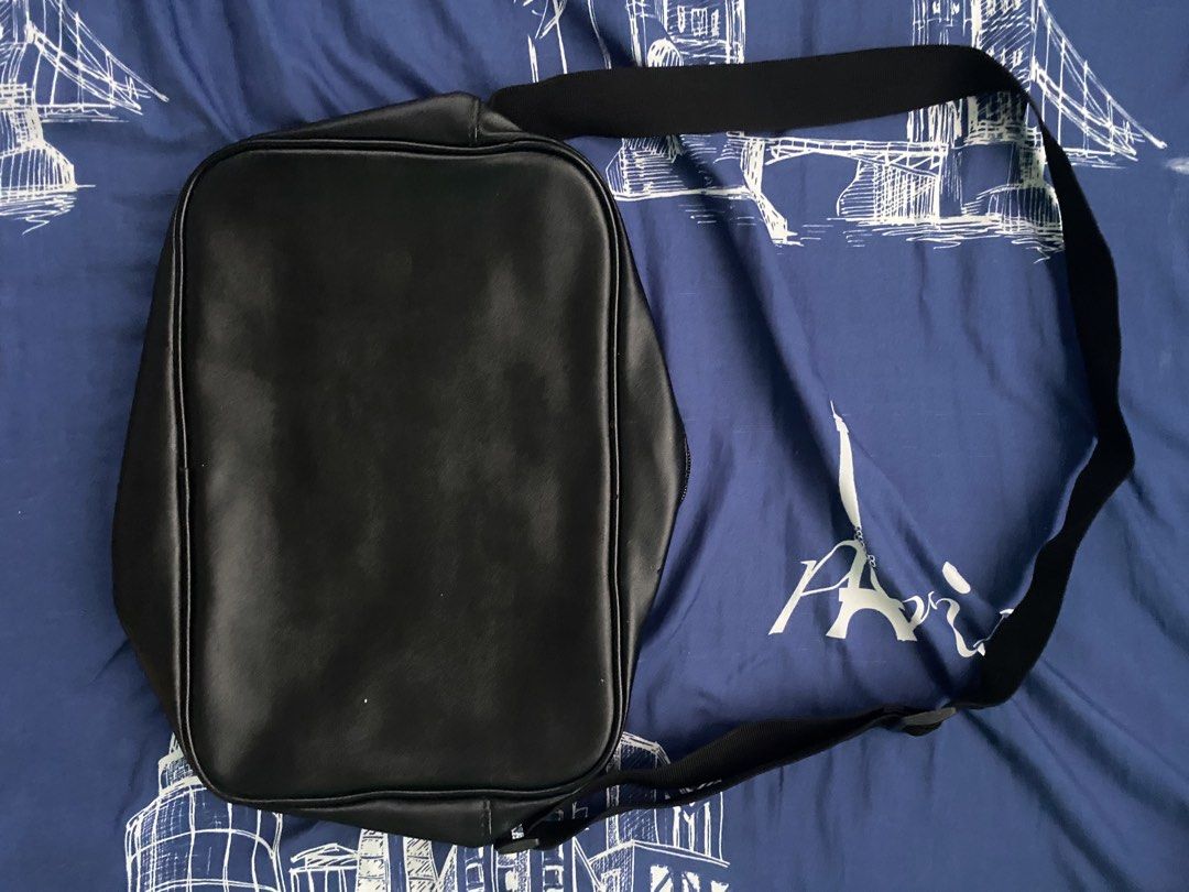Spiderman slingbag (Category: Sling Bags) located in Bulacan. Submitted by fynthrift (Listing ID 1469637410, Image 2). Description: .