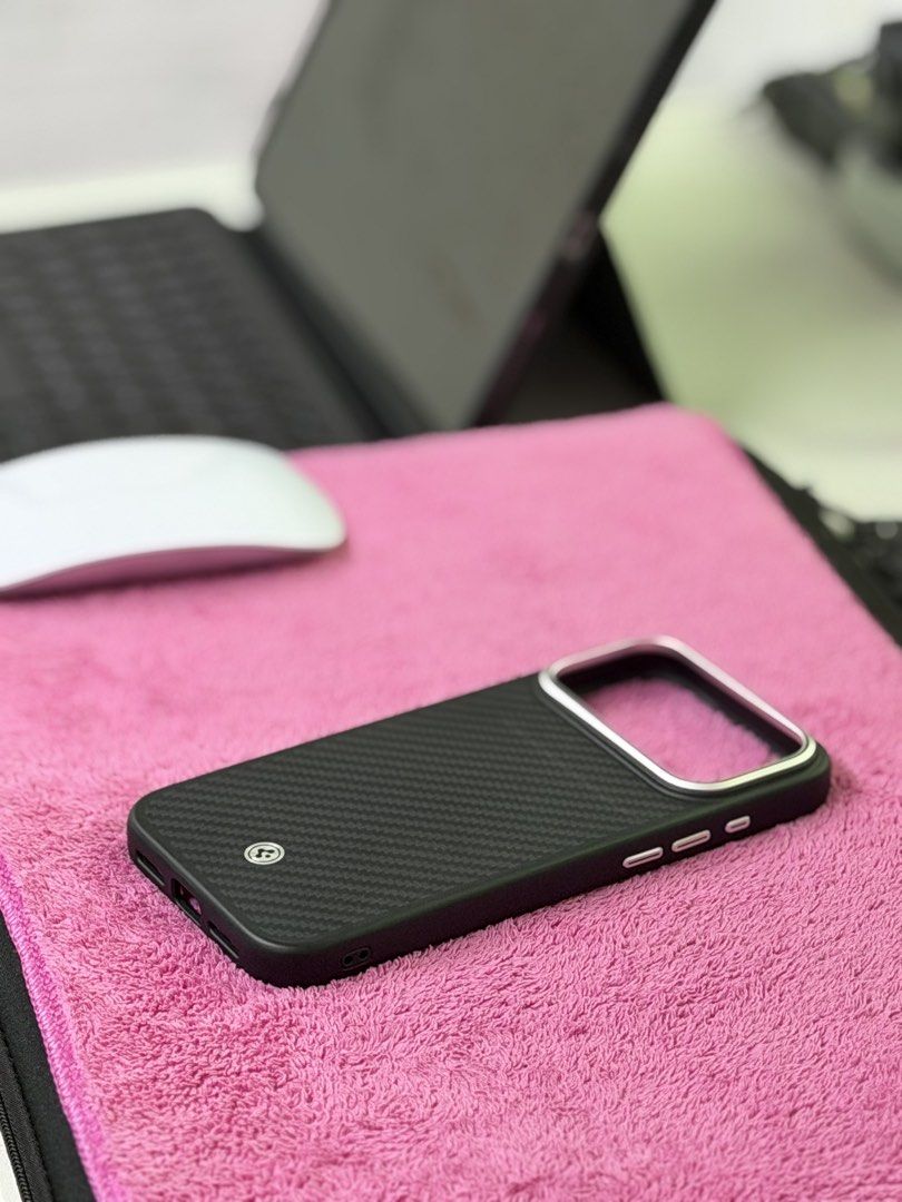 SPIGEN ENZO ARAMID MODEL T (17 PRO MAX) (Category: Cases & Sleeves) located in Manila. Submitted by markzap0501 (Listing ID 1469758787, Image 1). Description: Used once. Bought 3,500 at spigen moa Selling for 2.5k Cavite location Pick up/lalamove.