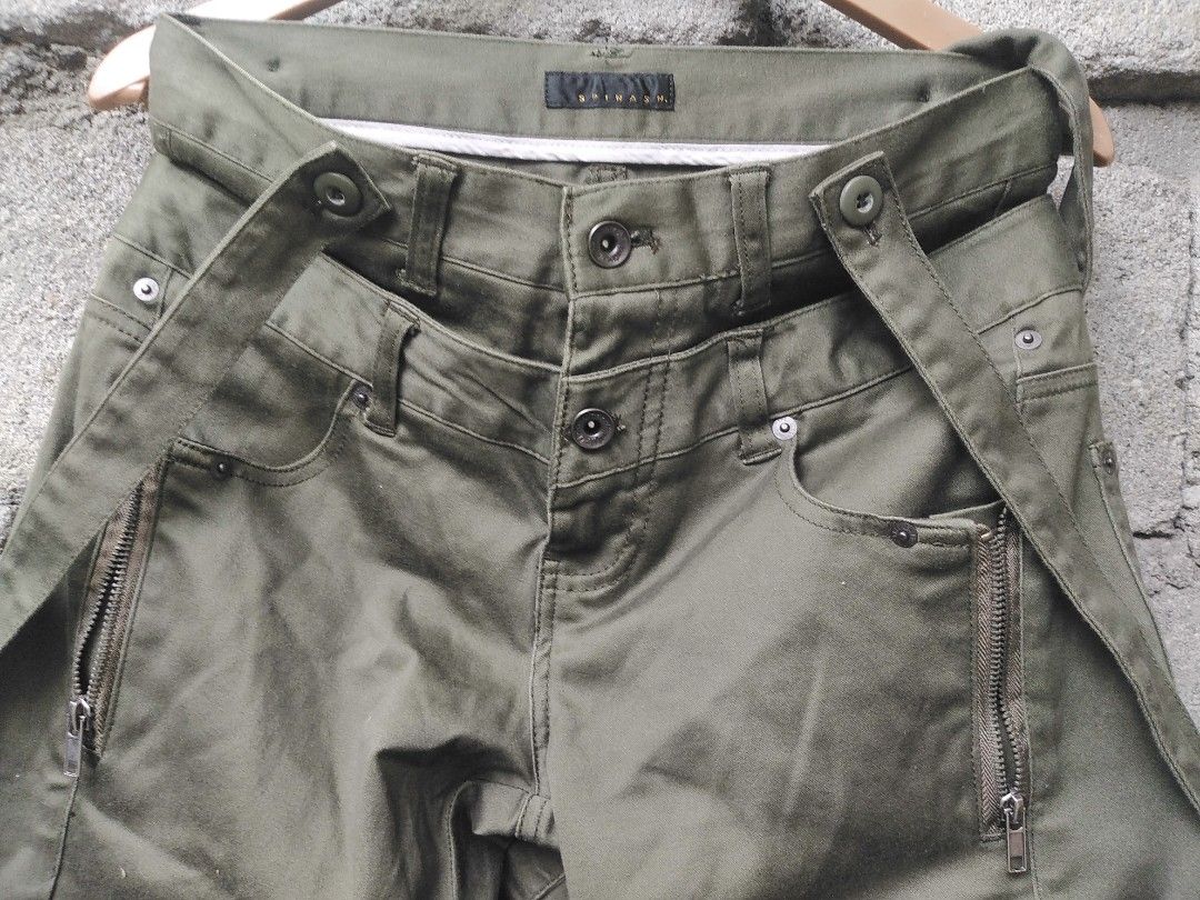 Spinash utility pants (Category: Chinos) located in General Santos City (Dadiangas). Submitted by evolveorrepeat (Listing ID 1469577859, Image 3). Description: Spinash utility pants double waist design and strap /zipper details Size med Actual dims: pit to pit 31 L" 40.5 Hem 8 In pristine condition Dm to purchase!.