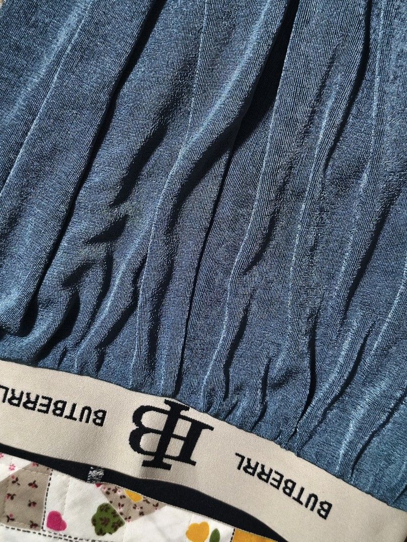 Square Pants | Size 22-40 highwaist (Category: Other Bottoms) located in Las Pinas. Submitted by dnbrbnt (Listing ID 1469695315, Image 2). Description: .