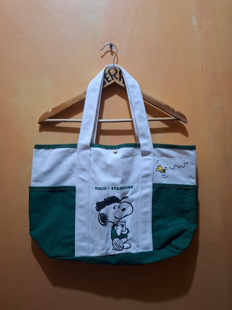 STARBUCKS X PEANUTS TOTE BAG (Category: Sling Bags) located in Manila. Submitted by bonaobrag55538 (Listing ID 1469601740, Image 1). Description: EXCELLENT CONDITION NO ISSUE.