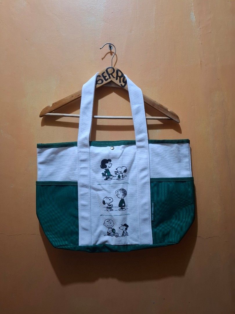 STARBUCKS X PEANUTS TOTE BAG (Category: Sling Bags) located in Manila. Submitted by bonaobrag55538 (Listing ID 1469601740, Image 2). Description: EXCELLENT CONDITION NO ISSUE.