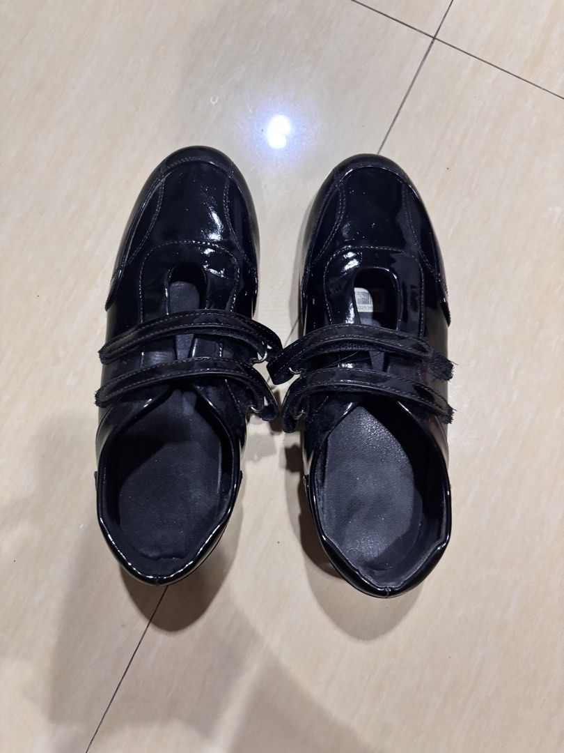 Step One Saphra Ballerina Sneaker Black Size 7 (Category: Sneakers) located in Manila. Submitted by nkkyr (Listing ID 1469685576, Image 1). Description: - Brand: Step One - Model: Saphra Ballerina Sneakers - Color: Black with patent finish - Size: Women's US 7 - Closure: Double hook-and-loop velcro straps - Condition: Brand new, never worn outside (stored in box) - Cleanliness: Immaculate insoles and outsoles - Packaging: Original orange shoebox 
