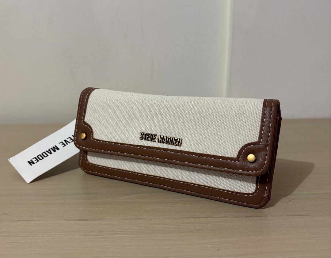 Steve Madden Logobar Clutch Wallet (Category: Wallets & Card holders) located in Cavite. Submitted by chubbsavenue (Listing ID 1469640549, Image 2). Description: .