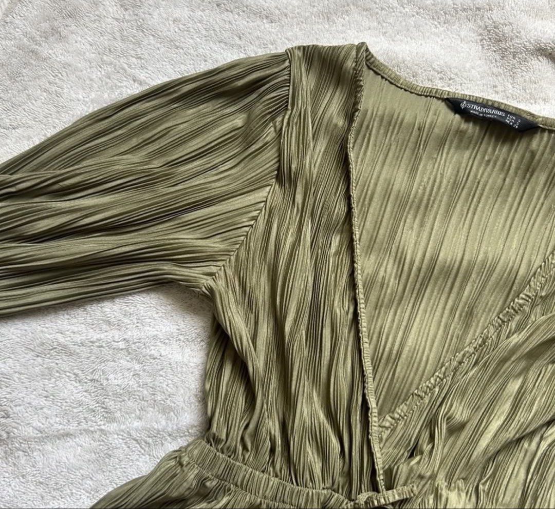 Stradivarius Olive Green Pleated Blouse (Category: Blouses) located in San Juan City. Submitted by e_declutters2019 (Listing ID 1469670858, Image 3). Description: • 10/10 condition .