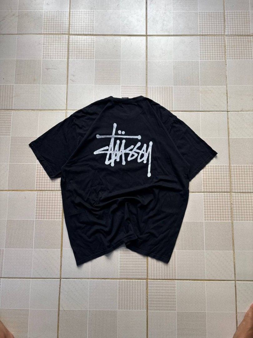 STUSSY BASIC LOGO AUTHENTIC (Category: Tshirts & Polo Shirts ) located in Tuguegarao City. Submitted by misfitchrimson (Listing ID 1469653763, Image 2). Description: ✨STUSSY SCRIPT (AUTHENTIC/LEGIT 📌W:25.5 📌L:32 📌ISSUE:CRACK PRINT 📌CONDI:8/10.