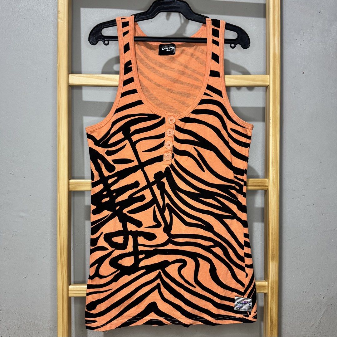 STUSSY tank top (Category: Sleeveless) located in Valenzuela. Submitted by thriftynanay88 (Listing ID 1469623652, Image 1). Description: Size 10Y on tag, fits M womens.