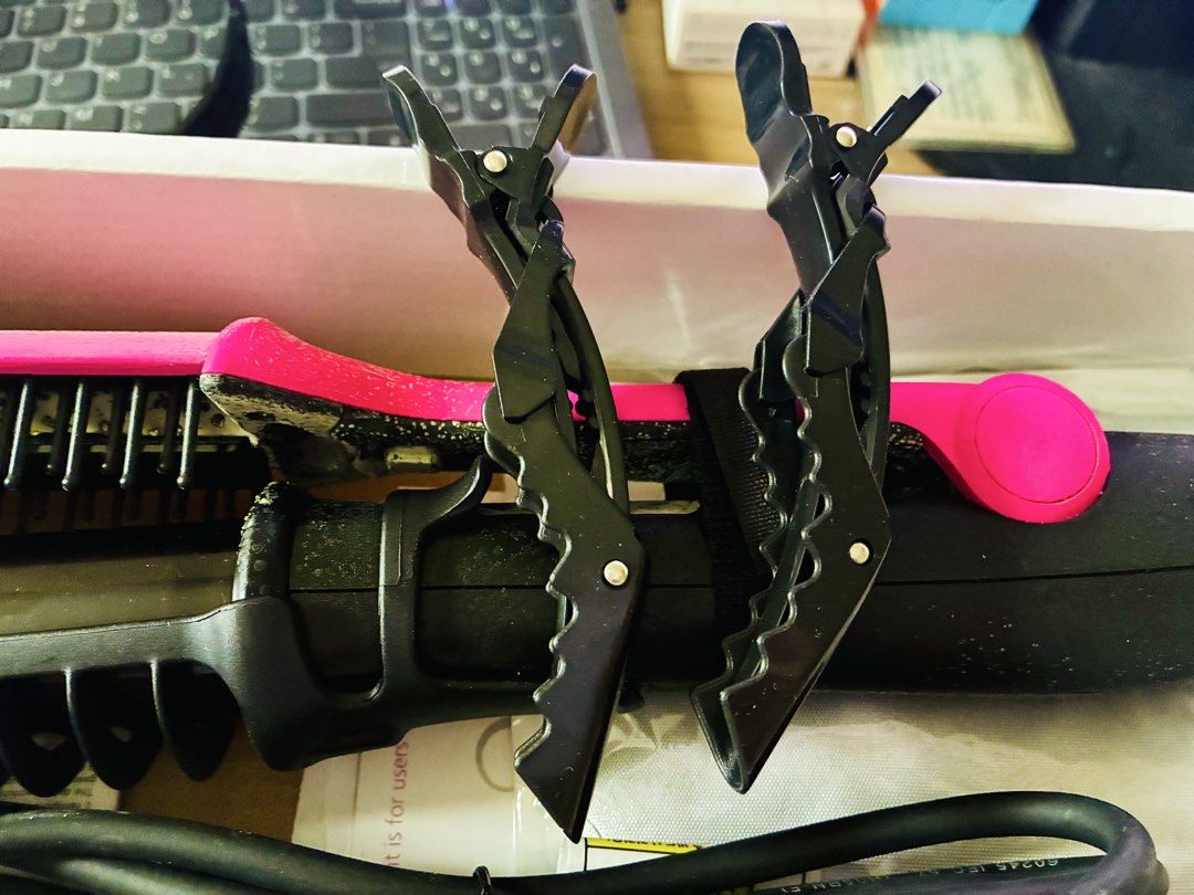 Styling roller (Category: Hair) located in Quezon City. Submitted by luna111403 (Listing ID 1469752591, Image 3). Description: Jacqueline Hair Styling Roller Unused from the US Nastuck lang sa closet never nagamit.