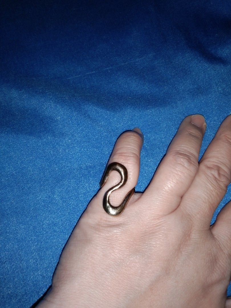 Stylish s ring (Category: Rings) located in Quezon City. Submitted by eidorableshop (Listing ID 1469708949, Image 1). Description: .