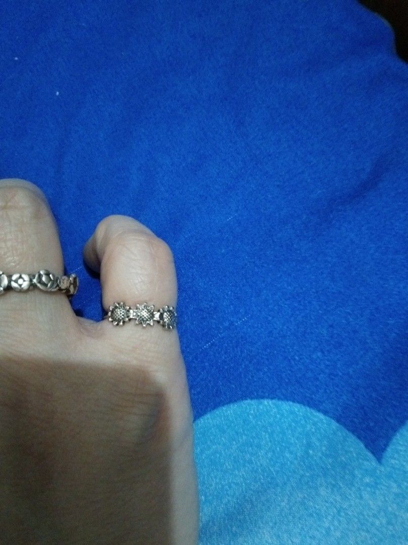 Sunflower ring size 7 (Category: Rings) located in Quezon City. Submitted by eidorableshop (Listing ID 1469699185, Image 2). Description: .