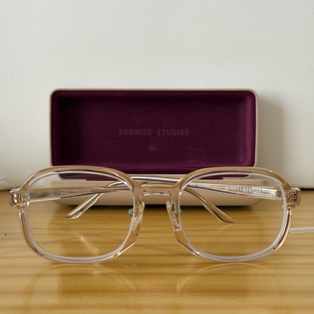 Sunnies studios optical shiro+ pale nude (Category: Sunglasses & Eyewear) located in Quezon City. Submitted by s.haaa (Listing ID 1469640231, Image 2). Description: replaceable lens and nose pads grade: -1.50, -2.00 rfs: i have other glasses so i dont use this anymore .
