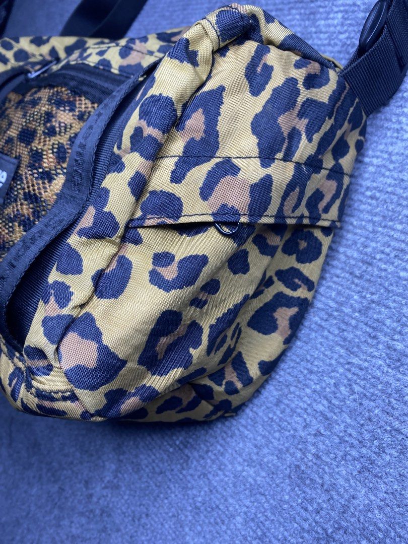 SUPREME (Category: Sling Bags) located in Koronadal. Submitted by francistindogan_9. (Listing ID 1469756914, Image 3). Description: ✨𝗗𝗜𝗠𝗘𝗦: ✨𝗖𝗢𝗟𝗢𝗥 𝗥𝗔𝗧𝗘:10 / 10 ✨𝗖𝗢𝗡𝗗𝗜𝗧𝗜𝗢𝗡:GOOD CONDITION ✨𝗜𝗦𝗦𝗨𝗘:NO .