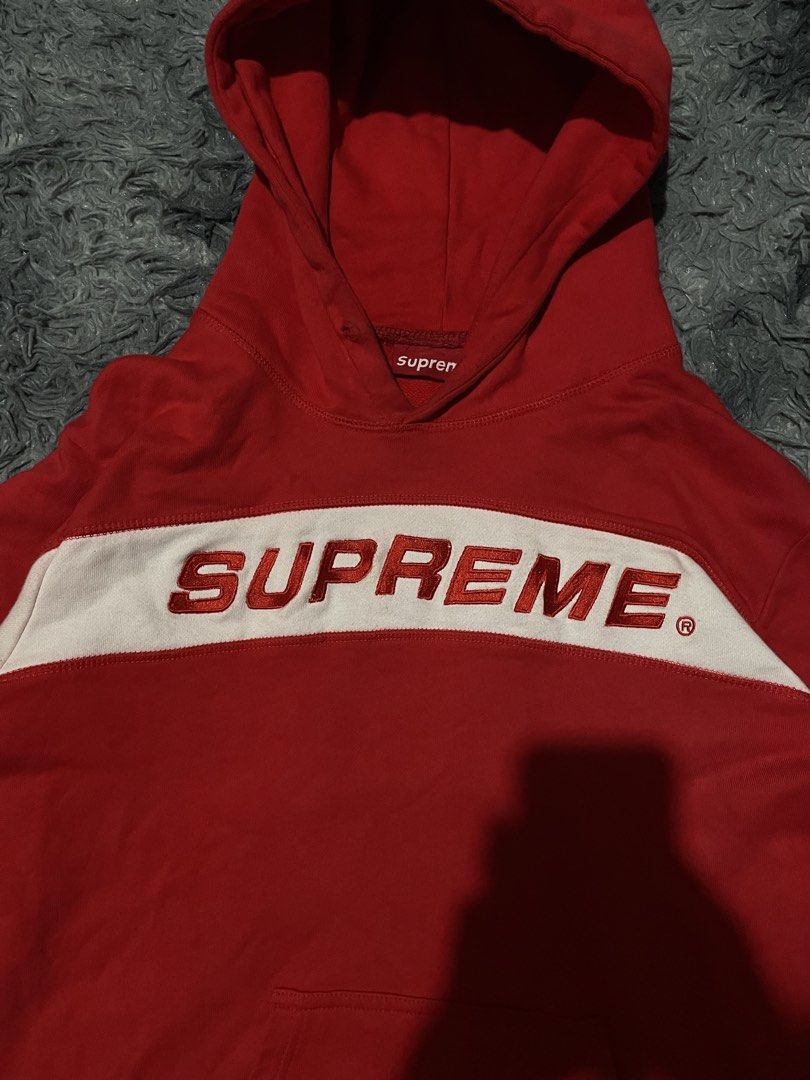 Supreme Hoodie (Category: Coats, Jackets and Outerwear) located in Mandaluyong City. Submitted by _yuujjj (Listing ID 1469690385, Image 2). Description: Supreme Hoodie Size - M Width- 22 Length - 25.
