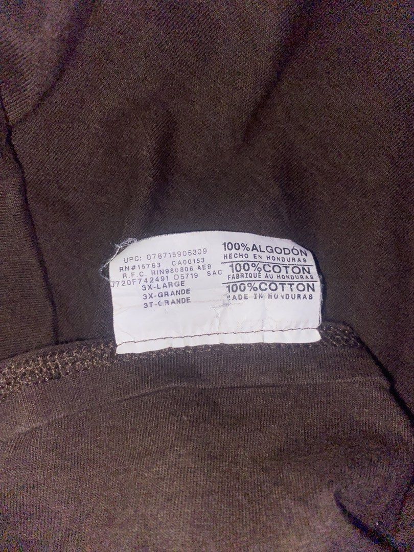 Sweater for Sale (Category: Coats, Jackets and Outerwear) located in Manila. Submitted by royal.leisp (Listing ID 1469744268, Image 3). Description: Price is always negotiable .