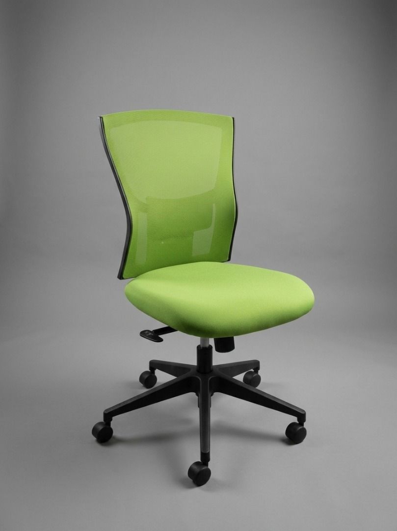 SWIVEL CHAIR (Category: Office Furniture & Fixtures) located in Valenzuela. Submitted by jesspesongco (Listing ID 1469650752, Image 1). Description: SWIVEL CHAIR BRAND: JAPAN PRICE: P3,200 ✔360 Swivel Mobility: Smooth rotation for easy movement in any direction ✔Ergonomic Back Support: Contoured backrest for enhanced comfort during long hours. 📍 LOCATION: OFFICEBUSTERS BALINTAWAK 👤 Look for: Hesus 📞 0961 690 4709.