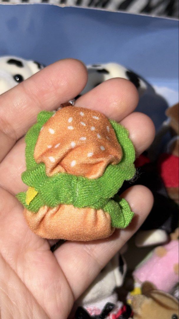 Sylvanian Families Husky Burger Keychain (Category: Figurines & Statues) located in Santa Rosa. Submitted by tomie_sells (Listing ID 1469751669, Image 2). Description: ⋅˚₊‧ ୨ wts lfb ୧ ‧₊˚ ⋅ sylvanian families ph ㅤᵕ̈♡☁︎⋆｡˚ Husky burger keychain 𓂃⋆.˚ — ₱650 — onhand — good condi dm or comment to claim ! ⋆˚꩜｡𐔌՞. .՞𐦯⋆. 𐙚 ˚ ࣪ ˖ 𖦹°⋆ for proofs/reviews, you can visit my carousell acc: https://carousell.app.link/JdjdXq6fj7b ༘⋆📼˚ ༘ ೀ⋆｡˚ mop: mariba