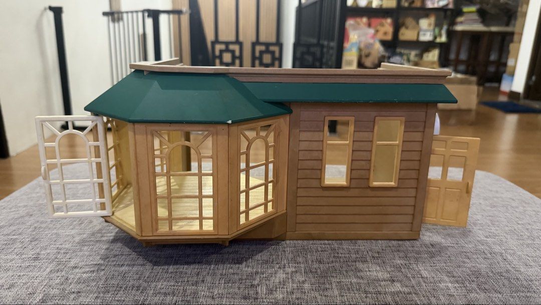 Sylvanian Families Sunny Room (Category: Kids Toys) located in Quezon City. Submitted by charleystoystore (Listing ID 1469663155, Image 2). Description: What you see is what you get Mop: Gcash Mod: Jnt/ flash / Lalamove We ship nationwide Loc: North Caloocan.