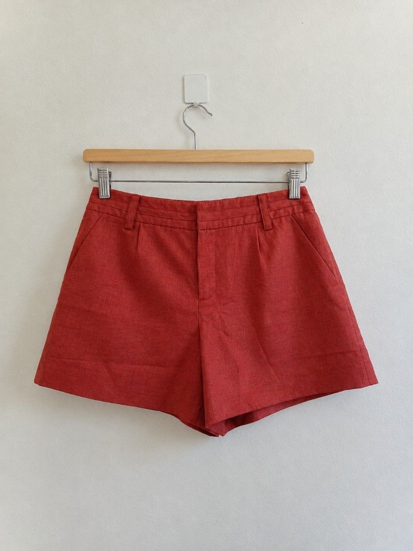 Tailored Shorts | Size - 29 | Length - 13 | (Category: Shorts) located in Manila. Submitted by maxinesotto (Listing ID 1469696780, Image 2). Description: ‎📢 ₱99 ‎📍 Location: Tayuman, Manila ‎ ‎Details: ‎✓ Condition: Good as new ‎✓ RFS: Decluttering ‎✓ Size: Indicated in the listing title ‎ ‎Payment: GCash (Payment first) ‎ ‎Delivery: ‎- Same day pick-up via Lalamove / Joyride / Angkas ‎ ‎First to pay, first to get the item. ‎No reservations. ‎A