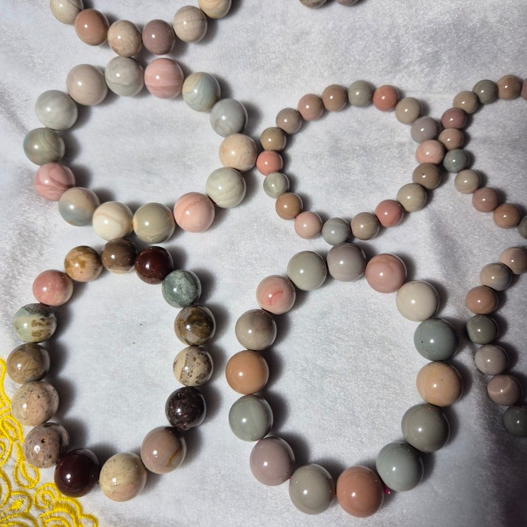 TAKE ALL - ALASHAN AGATE BRACELETS (Category: Bracelets) located in Antipolo. Submitted by ynavee (Listing ID 1469744836, Image 3). Description: 🌸QUITTING SALE🌸 12PCS ALASHAN AGATE BRACELETS MOSTLY MACARON COLOR DIFFERENT SIZES.
