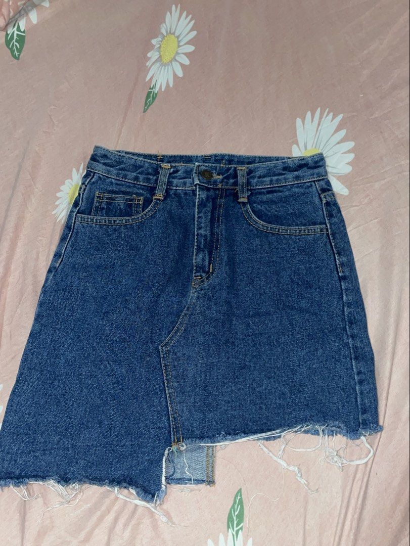 TAKE ALL FOR ₱225 ONLY (Category: Skirts) located in Quezon City. Submitted by xoxocol (Listing ID 1469576032, Image 3). Description: TAKE ALL SKIRTS FOR ₱225 ONLY SIZE: 25/26 most of them are brand new and never been worn .