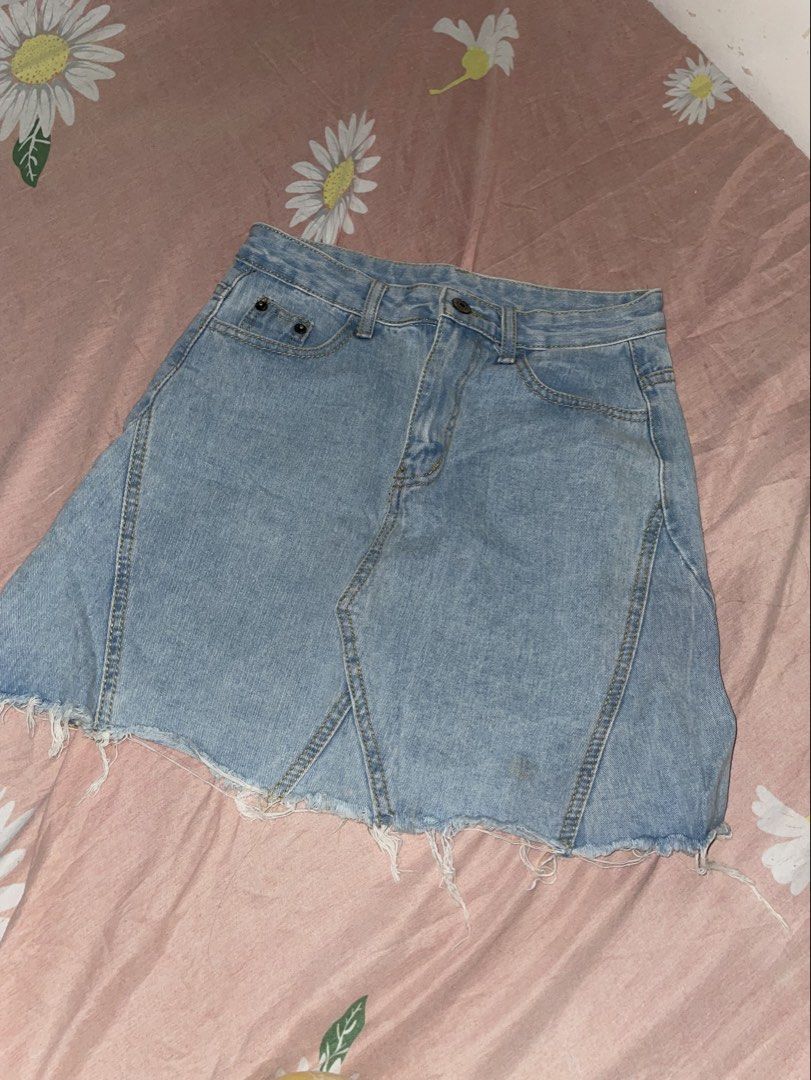 TAKE ALL FOR ₱225 ONLY (Category: Skirts) located in Quezon City. Submitted by xoxocol (Listing ID 1469576032, Image 2). Description: TAKE ALL SKIRTS FOR ₱225 ONLY SIZE: 25/26 most of them are brand new and never been worn .