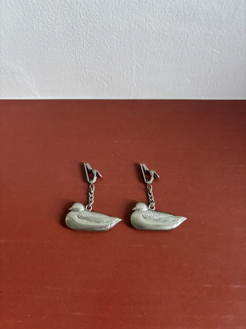 [TAKE BOTH] Vintage Clothing/Accessory Clips (Category: Vintage Collectibles) located in Cavite. Submitted by nanangonlineshop (Listing ID 1469651442, Image 1). Description: 📌 Vintage Clothing/Accessory Clips 🏷️ P100 (take both) ✅ Uses: historically used or referred to as sweater clips, napkin clips, or cardigan fasteners ⚠️ POLICY: ❌ NO COD ✅ AS IS, WHERE IS ✅ FIRST PAY BASIS ✅ MINE NOW, PAY NOW ✅ 3-DAYS HOLD ONLY. UNPAID RESERVATIONS ARE VOID