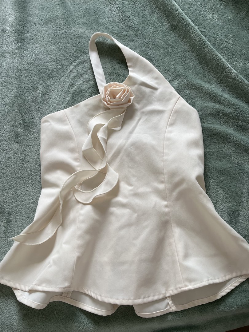 Tavia The Label Bloom Top, Women's Fashion, Tops, Sleeveless on Carousell
