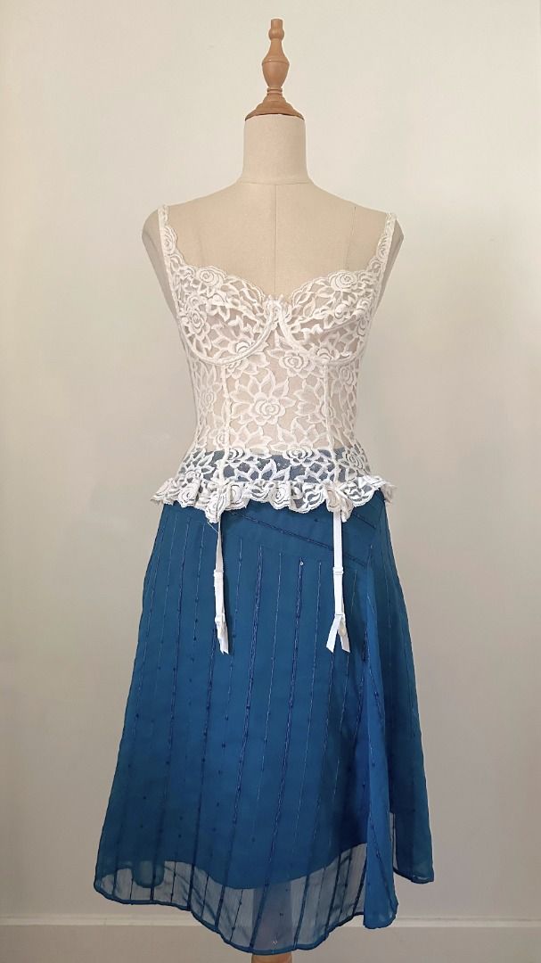 teal blue fully beaded midi skirt (Category: Skirts) located in Taguig. Submitted by esquepade (Listing ID 1469729709, Image 1). Description: size — extra small to semi-medium waist: 25"-26" length: 24" details — • fully beaded chiffon fabric • double-lined • zipper closure.