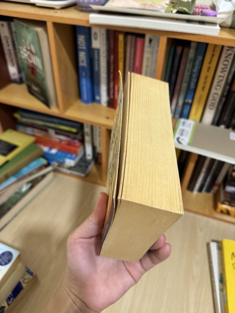 The Da Vinci Code by Dan Brown paperback (Category: Storybooks) located in Quezon City. Submitted by mm_dxm (Listing ID 1469590360, Image 3). Description: - Title: The Da Vinci Code by Dan Brown - Format: Paperback - Condition: Pre-loved with yellowed pages from age and slight cover edge curling; spine and pages fully intact - Genre: Bestselling mystery and suspense thriller - Perfect addition to any bookshelf for fiction lovers.