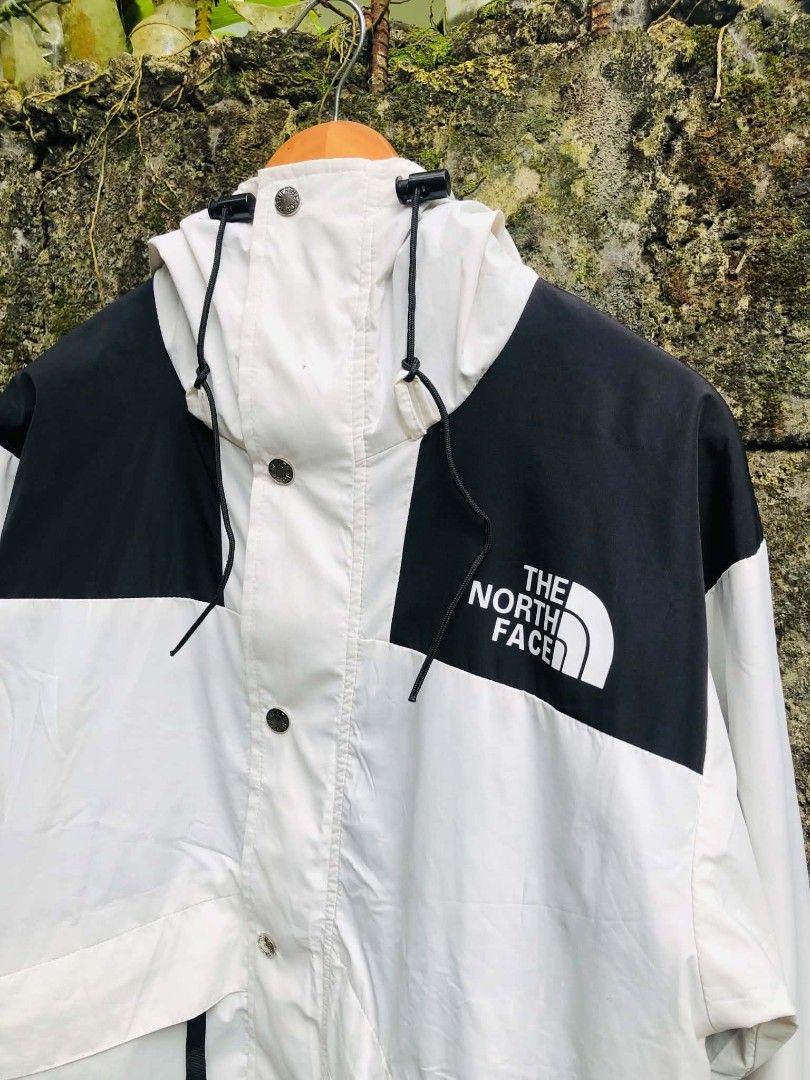 The North Face (Category: Coats, Jackets and Outerwear) located in Manila. Submitted by lumang__gamit00 (Listing ID 1469590210, Image 3). Description: The North Face Men’s 86 Retro Mountain Jacket Unisex Size: Medium Width: 21 Length: 27 Excellent Condition.