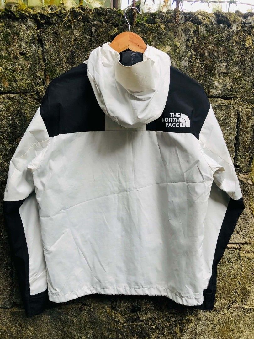 The North Face (Category: Coats, Jackets and Outerwear) located in Manila. Submitted by lumang__gamit00 (Listing ID 1469590210, Image 2). Description: The North Face Men’s 86 Retro Mountain Jacket Unisex Size: Medium Width: 21 Length: 27 Excellent Condition.