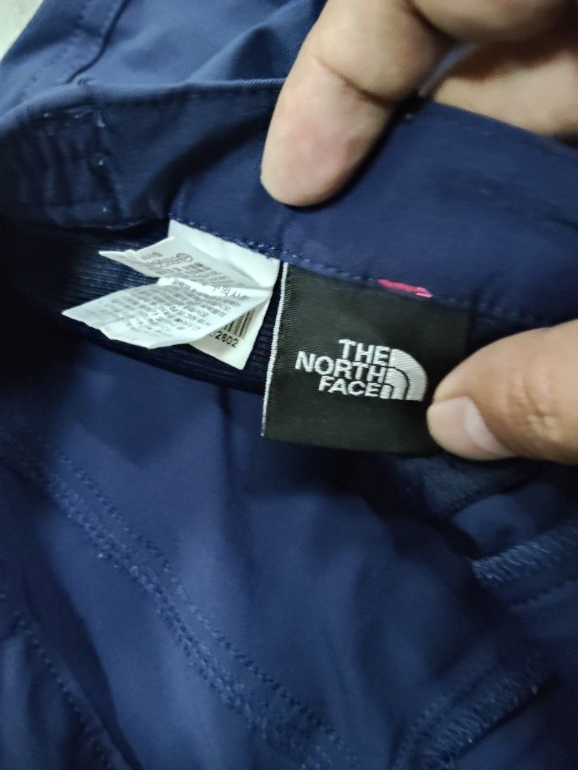 The North Face Blue Cargo Hiking Pants (Category: Activewear) located in Manila. Submitted by jepoy2026 (Listing ID 1469615563, Image 2). Description: - Brand: The North Face - Color: Navy Blue - Ideal for: Hiking and outdoor activities - Material: Lightweight, stretchy fabric - Pockets: Multiple side cargo pockets and a secure zippered back pocket.
