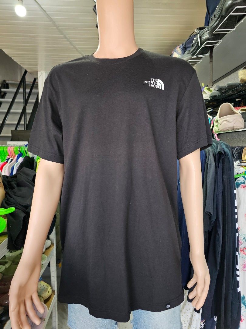 The North Face Essential Small Logo Tee (Category: Tshirts & Polo Shirts ) located in Baguio. Submitted by kayeonlineshop (Listing ID 1469647608, Image 1). Description: black short-sleeve crewneck t-shirt featuring the white The North Face logo embroidered on the left chest.