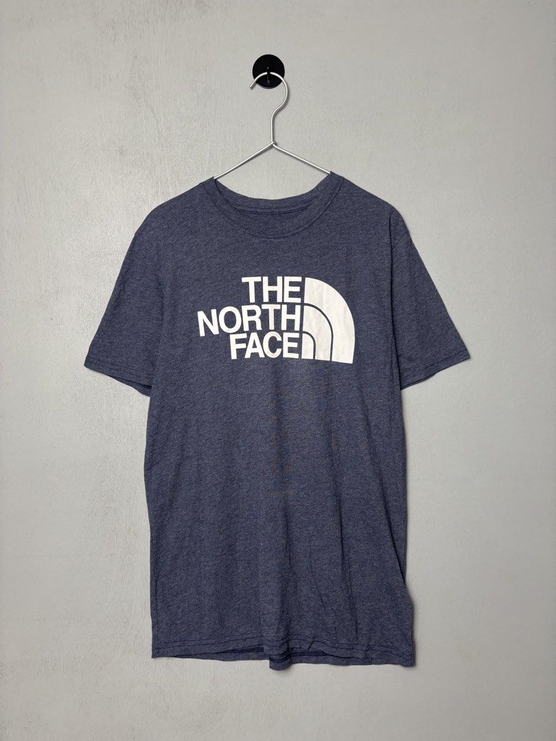 The North Face Half Dome Tee Shirt (Category: Tshirts & Polo Shirts ) located in Mandaluyong City. Submitted by fellas_ph (Listing ID 1469672758, Image 1). Description: Excellent condition No issues Size M 19.5" Width 28.5" Length.
