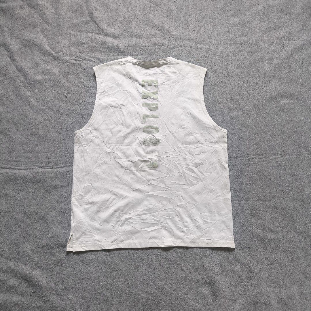 The North Face Modern Explore Sleeveless Tshirt (Category: Tshirts & Polo Shirts ) located in Manila. Submitted by shykes_26 (Listing ID 1469650698, Image 2). Description: Dimensions Width - 22 Length - 27.5 Size on tag - L Issues - None.