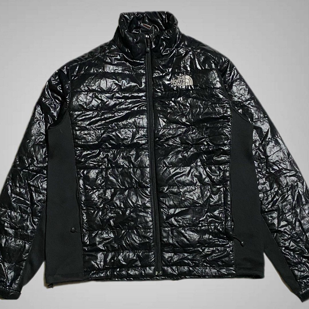 The North Face Waterproof (Category: Coats, Jackets and Outerwear) located in Mabalacat. Submitted by stellargarments (Listing ID 1469732767, Image 1). Description: pwedeng waterproof Length : 26 Width : 21.5 Condition : 9.8/10 Mabagong pa!! SOLID BURDA BACK TO BACK LOGOS VELCRO RIBBINGS WITH ADJUSTABLE SA HEM GILID ✅MAY TNF LAHAT NG PULLER ALL WORKING SMOOTH ZIPPERS 1 INNER ZIPPERED POCKET 2 OUTER ZIPPERED POCKETS SUPER NICE & KINIS! VERY COMFY 