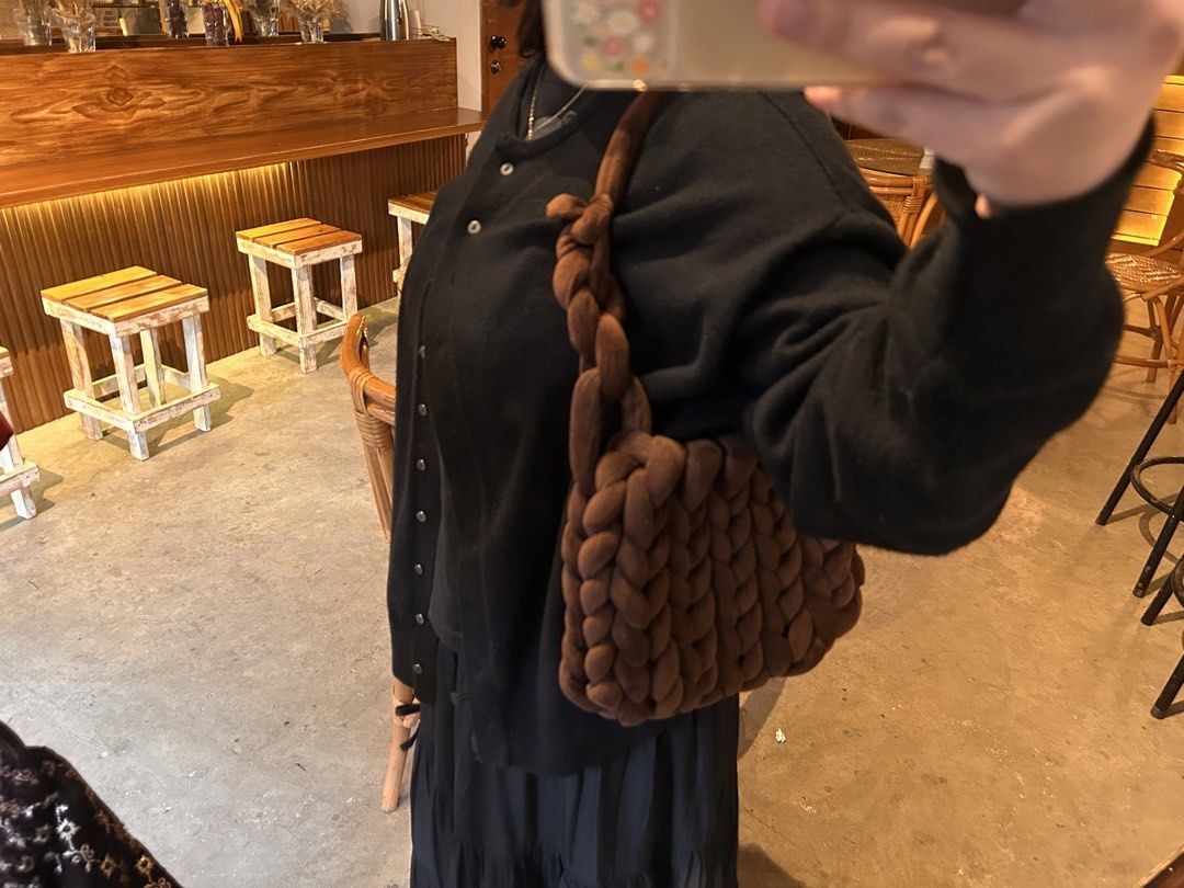 Thick crocheted bag (Category: Shoulder Bags) located in Cagayan de Oro. Submitted by dreisellsnbuys (Listing ID 1469652763, Image 2). Description: .