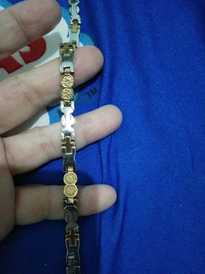 Thick two tone bracelet non tarnish anti pagod (Category: Bracelets) located in Quezon City. Submitted by eidorableshop (Listing ID 1469670521, Image 2). Description: .