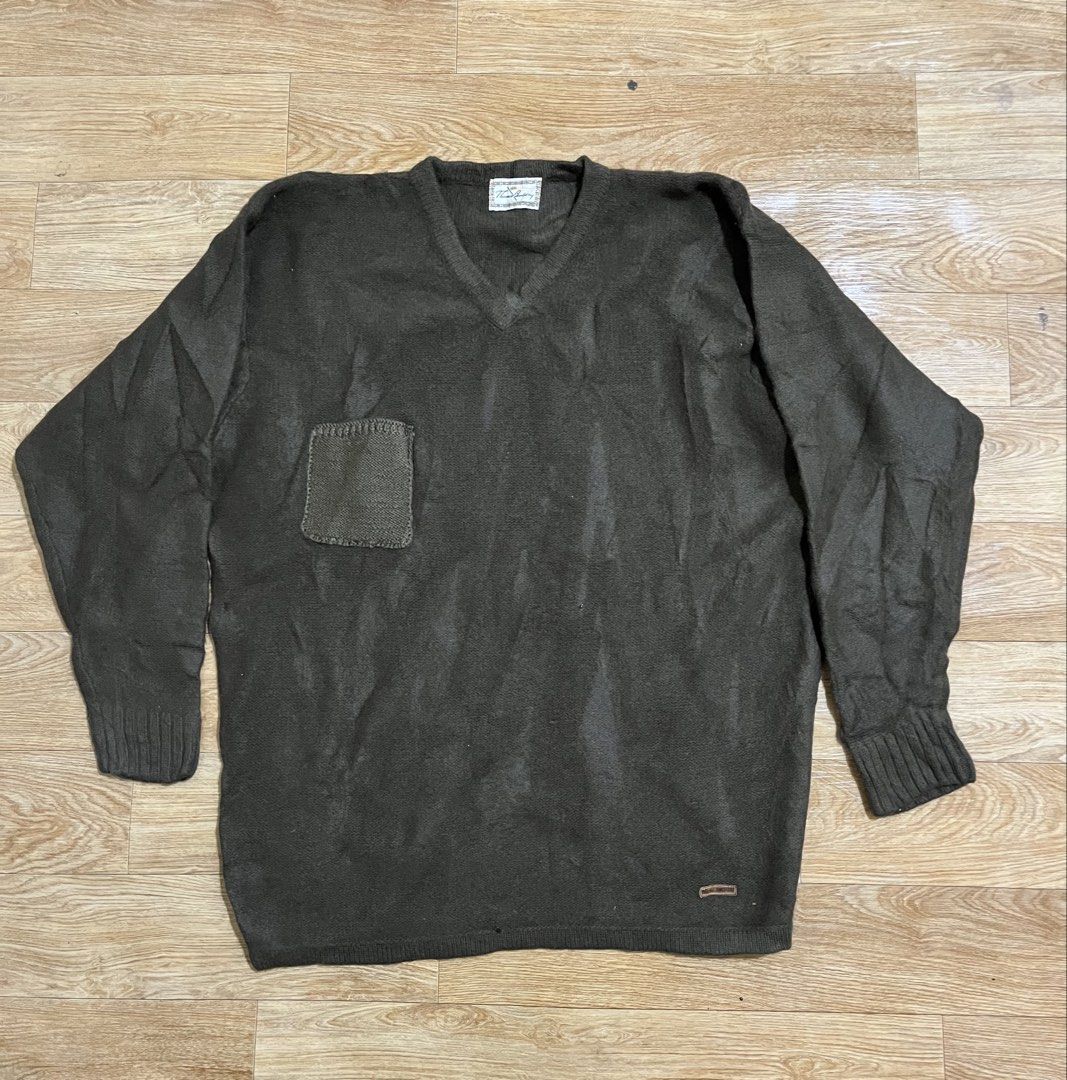 Thomas burberry wool sweater vintage (Category: Luxury Apparel) located in Zamboanga. Submitted by alterramz08 (Listing ID 1469743183, Image 2). Description: Thomas burberry wool sweater vintage Size xl Width 24 Length 29 Verygood Condition Price : 1,500 Pesos !!.