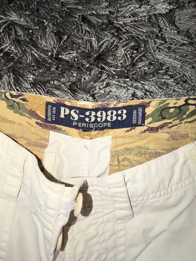Thrifted White Denim Flared Jeans (Category: Jeans) located in Quezon City. Submitted by tishaagba (Listing ID 1469650078, Image 2). Description: Fits XS-S.